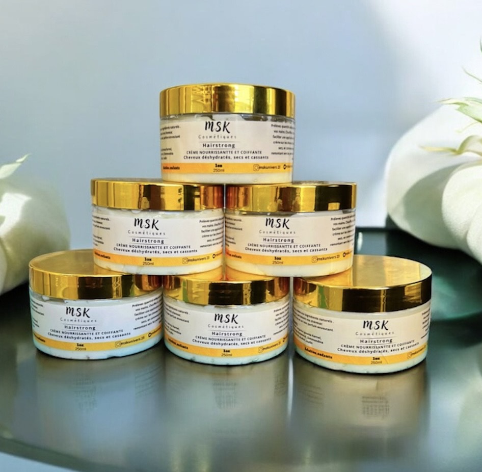 CRÈME NOURRISSANTE ET COIFFANTE